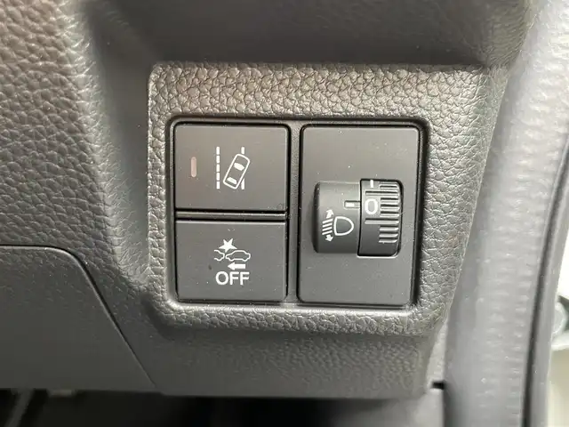 ホンダ Ｎ ＢＯＸ カスタム L 滋賀県 2023(令5)年 1.8万km プラチナホワイトパール 禁煙車/純正9型ナビ/AM/FM/CD/DVD/USB/SD/Bluetooth/フルセグTV/レーダークルーズコントロール/ビルトインETC/両側パワースライドドア/クリアランスソナー/オートリトラミラー/シートヒーター(D/N)/シートバックテーブル(D/N)/純正14インチアルミホイール/オートブレーキホールド/オートライト/ドアバイザー/プッシュスタート