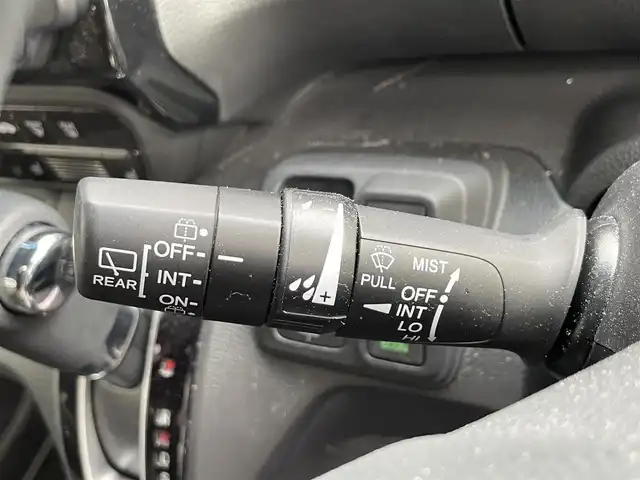 ホンダ Ｎ ＢＯＸ カスタム L 滋賀県 2023(令5)年 1.8万km プラチナホワイトパール 禁煙車/純正9型ナビ/AM/FM/CD/DVD/USB/SD/Bluetooth/フルセグTV/レーダークルーズコントロール/ビルトインETC/両側パワースライドドア/クリアランスソナー/オートリトラミラー/シートヒーター(D/N)/シートバックテーブル(D/N)/純正14インチアルミホイール/オートブレーキホールド/オートライト/ドアバイザー/プッシュスタート
