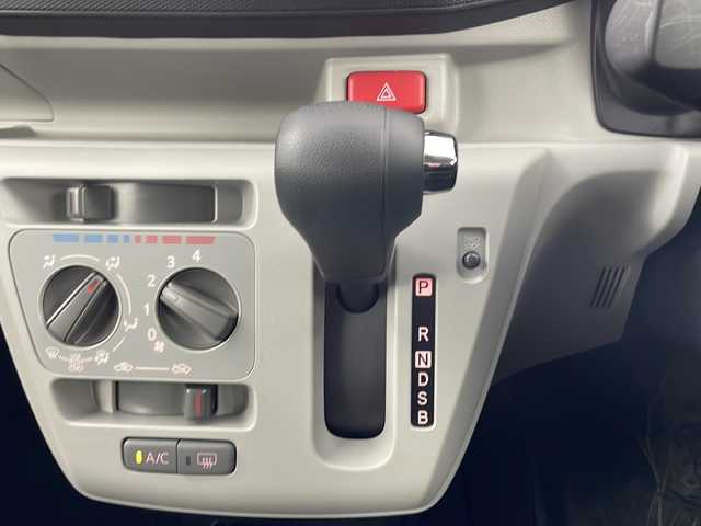 ダイハツ ミラ イース X リミテッド SAⅢ 道央・札幌 2023(令5)年 0.3万km スプラッシュブルーM ・4WD/・7インチ社外メモリーナビ　/・フルセグTV/AM/FM/CD/DVD/BT/・ワンオーナー/・バックカメラ/・スマートアシストIII/・衝突回避支援ブレーキ/・衝突警報機能/・誤発進抑制制御機能/・車線逸脱警報機能/・先行車発進お知らせ機能/・オートハイビーム/・ヒルホールドアシスト/・リヤクリアランスソナー/・横滑り防止機能/・前方ドライブレコーダー/・純正フロントロアスカート/・純正サイドストーンガード/・純正ラバーマット/・LEDヘッドライト/・LEDフォグライト/・社外AW付冬タイヤ積込/・スペアキー