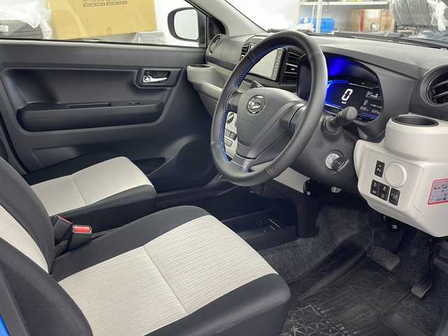 ダイハツ ミラ イース X リミテッド SAⅢ 道央・札幌 2023(令5)年 0.3万km スプラッシュブルーM ・4WD/・7インチ社外メモリーナビ　/・フルセグTV/AM/FM/CD/DVD/BT/・ワンオーナー/・バックカメラ/・スマートアシストIII/・衝突回避支援ブレーキ/・衝突警報機能/・誤発進抑制制御機能/・車線逸脱警報機能/・先行車発進お知らせ機能/・オートハイビーム/・ヒルホールドアシスト/・リヤクリアランスソナー/・横滑り防止機能/・前方ドライブレコーダー/・純正フロントロアスカート/・純正サイドストーンガード/・純正ラバーマット/・LEDヘッドライト/・LEDフォグライト/・社外AW付冬タイヤ積込/・スペアキー