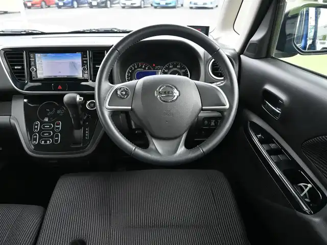 日産 デイズ ルークス ハイウェイスターX Gパッケージ 千葉県 2018(平30)年 3.5万km オーシャンブルーP エマージェンシーブレーキ/両側パワースライドドア/純正SDナビ/地デジTV/【DVD/CD再生機能　Bluetooth接続】/アラウンドビューモニター/ドライブレコーダー/革巻きステアリング/ステアリングスイッチ/LEDヘッドライト/フォグライト/ウインカーミラー/純正15インチアルミホイル/インテリジェントキー