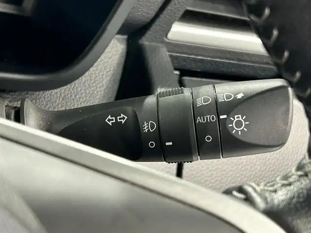 ダイハツ トール カスタムG ターボ 愛知県 2020(令2)年 3.7万km パールホワイトⅢ 純正９型ＳＤナビ　/（Bluetooth/フルセグTV/USB/iPod/CD・DVD再生/HDMI)/アラウンドビューモニター　/レーダークルーズコントロール　/衝突軽減ブレーキ　/両側パワースライドドア　/ビルトインＥＴＣ　/ドライブレコーダー　/ＵＳＢ接続　/ソナー　/オートブレーキホールド機能/純正フロアマット/後席サンシェード