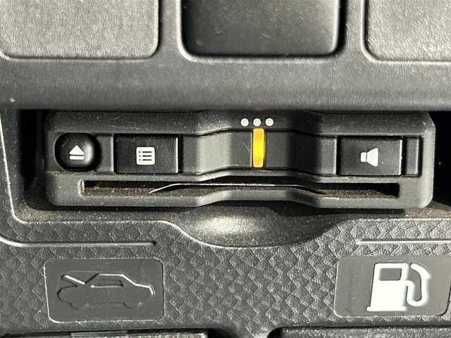 ダイハツ トール カスタムG ターボ 愛知県 2020(令2)年 3.7万km パールホワイトⅢ 純正９型ＳＤナビ　/（Bluetooth/フルセグTV/USB/iPod/CD・DVD再生/HDMI)/アラウンドビューモニター　/レーダークルーズコントロール　/衝突軽減ブレーキ　/両側パワースライドドア　/ビルトインＥＴＣ　/ドライブレコーダー　/ＵＳＢ接続　/ソナー　/オートブレーキホールド機能/純正フロアマット/後席サンシェード