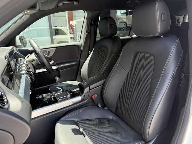 メルセデス・ベンツ Ｍ・ベンツ ＧＬＢ２００ｄ 4マチック 和歌山県 2021(令3)年 4.5万km ポーラホワイト レーダーSF /ハーフレザー /純正ナビ /全方位カメラ /フルセグ /前席シートヒーター /パーキングアシスト /レーンキープアシスト /LEDヘッドライト /ルーフレール /MTモード付きAT /純正18AW /ドライブレコーダー /ETC