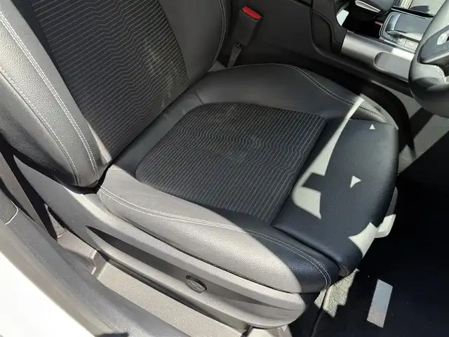メルセデス・ベンツ Ｍ・ベンツ ＧＬＢ２００ｄ 4マチック 和歌山県 2021(令3)年 4.5万km ポーラホワイト レーダーSF /ハーフレザー /純正ナビ /全方位カメラ /フルセグ /前席シートヒーター /パーキングアシスト /レーンキープアシスト /LEDヘッドライト /ルーフレール /MTモード付きAT /純正18AW /ドライブレコーダー /ETC