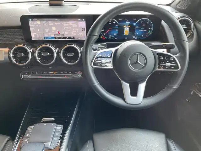メルセデス・ベンツ Ｍ・ベンツ ＧＬＢ２００ｄ 4マチック 高知県 2021(令3)年 4.5万km ポーラホワイト レーダーセーフティパッケージ/・アクティブディスタントアシスト・ディストロニック/(自動再発進機能付)/・アクティブブレーキアシスト/・アクティブレーンキーピングアシスト/・３６０°カメラシステム/メモリー付きフルパワーシート(前席)/シートヒーター(前席)/電動ランバーサポート/フットトランクオープナー/ナビゲーションパッケージ/・アクティブステアリングアシスト/・トラフィックサインアシスト/純正ドライブレコーダー/純正18インチAW/保証書/取説/スペアキー