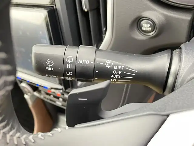スバル フォレスター ハイブリッド アドバンス 千葉県 2022(令4)年 1.1万km ＤグリーンＭ 禁煙車/４WD/アイサイト/サンルーフ/パワーバックドア/・先行車発進システム/・クリアランスソナー/・ブラインドスポットモニター/・レーンキープアシスト/・レーダークルーズコントロール/社外8インチメモリナビ/・型番：MDV-S809L/・CD/DVD/Bluetooth/フルセグTV/・バックカメラ、フロントカメラ、サイドカメラ/・ETC/・デジタルインナーミラー/革巻きステアリング/・ステアリングスイッチ/・ステアリングヒーター/・パドルシフト/電子パーキング/・ブレーキホールド/レザーシート/・DNパワーシート/・D席メモリ付き/・全席シートヒーター/MT付きAT/社外フロアマット/純正ドアバイザー/純正18インチAW/電動格納ウインカーミラー/オートライト/・LEDヘッドライト/・LEDフォグランプ/・ヘッドライトイベライザー/・ヘッドライトウォッシャー/プッシュスタート/・スマートキー/・スペアキー