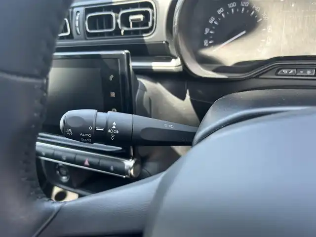 シトロエン シトロエン Ｃ３ シャイン 滋賀県 2020(令2)年 0.6万km ライトブルーⅡ ディスプレイオーディオ/(BT/USB/Applecarplay/AndroidAuto//MirrorLink）/バックカメラ/アクティブセーフティブレーキ/クルーズコントロール/インテリジェントハイビーム/ヘッドライトレベライザー/パーキングセンサー/ブラインドスポットモニター/前後ドライブレコーダー/保証書/取説/スペアキー