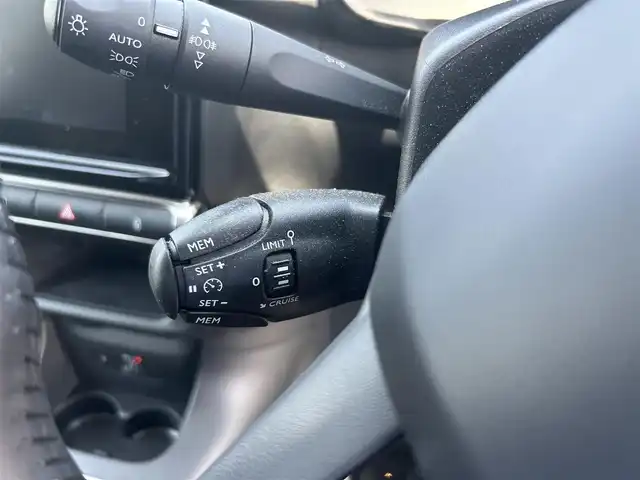 シトロエン シトロエン Ｃ３ シャイン 滋賀県 2020(令2)年 0.6万km ライトブルーⅡ ディスプレイオーディオ/(BT/USB/Applecarplay/AndroidAuto//MirrorLink）/バックカメラ/アクティブセーフティブレーキ/クルーズコントロール/インテリジェントハイビーム/ヘッドライトレベライザー/パーキングセンサー/ブラインドスポットモニター/前後ドライブレコーダー/保証書/取説/スペアキー