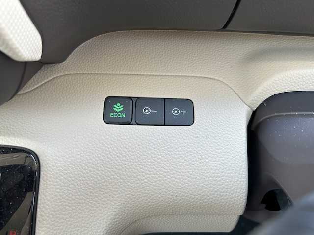 ホンダ Ｎ ＢＯＸ G L ホンダセンシング 東京都 2019(平31)年 3.3万km ルナシルバーM 登録時走行32346km/ホンダセンシング/・衝突軽減ブレーキ/・誤発進抑制機能/・後方誤発進抑制機能/・歩行者事故低減ステアリング/・先行車発進お知らせ機能/・アダプティブクルーズコントロール/・オートハイビーム/・標識認識機能/・車線維持支援システム/・路外逸脱抑制機能/純正メモリーナビ/バックカメラ/左側パワースライドドア/ビルトインETC/ドライブレコーダー/LEDライト/スマートキー/R6年記録簿/保証書・取説