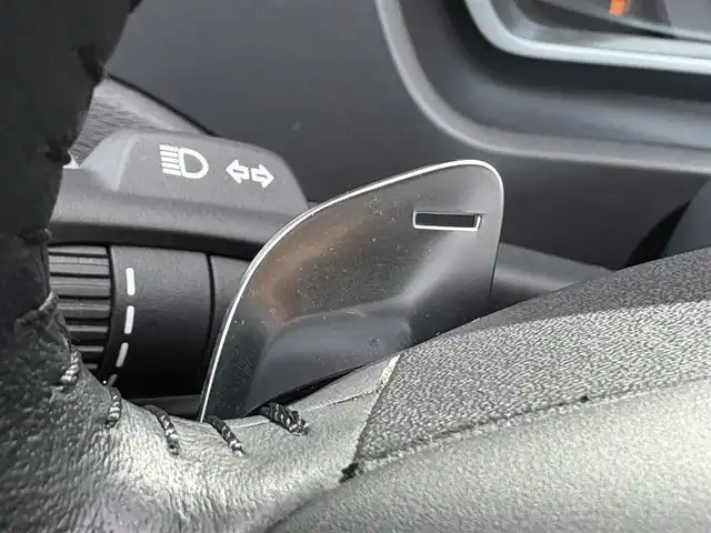 ボルボ Ｖ４０ D4 モメンタム 石川県 2016(平28)年 3.6万km パール 純正ナビ/LEDヘッドライト/バックカメラ/インテリセーフ/レーダークルコン/パワーシート