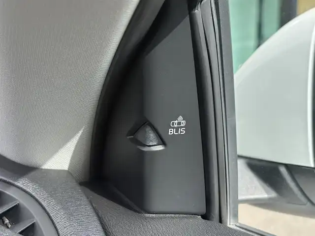 ボルボ Ｖ４０ D4 モメンタム 石川県 2016(平28)年 3.6万km パール 純正ナビ/LEDヘッドライト/バックカメラ/インテリセーフ/レーダークルコン/パワーシート