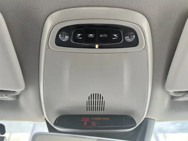 ボルボ Ｖ４０ D4 モメンタム 石川県 2016(平28)年 3.6万km パール 純正ナビ/LEDヘッドライト/バックカメラ/インテリセーフ/レーダークルコン/パワーシート