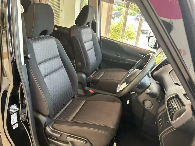日産 セレナ ハイウェイスター V 埼玉県 2020(令2)年 4.4万km ダイヤモンドブラック エマージェンシーブレーキ /純正10インチメモリナビ/　　CD/DVD/BT/フルセグ /アラウンドビューモニター/両側パワースライドドア /クルーズコントロール /LEDオートライト /純正16インチアルミホイール /ブラインドスポットモニター/ステアリングスイッチ/純正ETC