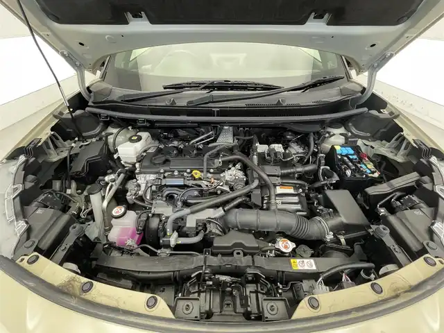 トヨタ ヤリスクロス ハイブリッド Z 滋賀県 2023(令5)年 3.5万km ブラックマイカ/ベージュ 2トーン 純正８インチディスプレイオーディオ/(AM/FM/USB/MiraCast/Bluetooth)/ＢＳＭ/全方位/シートヒータ－/ＥＴＣ/ハーフレザーシート/ステアリングヒーター/オートライト/オートハイビーム/ＬＥＤ/トヨタセーフティーセンス/電子パーキング/オートホールドブレーキ/プッシュスタート/スマートキー