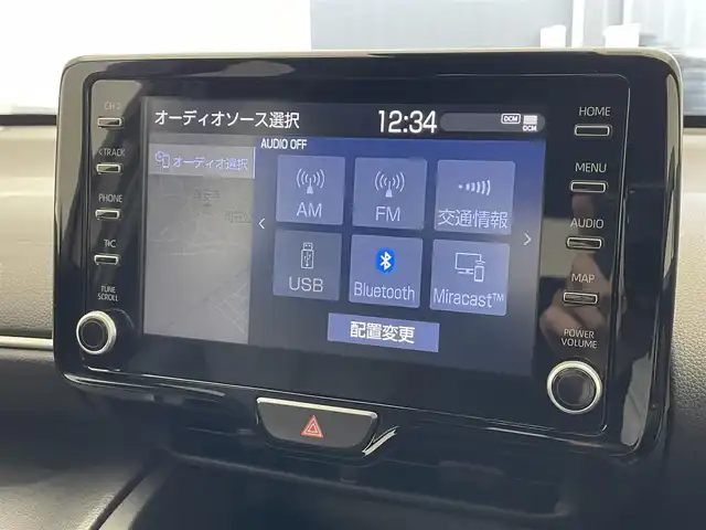 トヨタ ヤリスクロス ハイブリッド Z 滋賀県 2023(令5)年 3.5万km ブラックマイカ/ベージュ 2トーン 純正８インチディスプレイオーディオ/(AM/FM/USB/MiraCast/Bluetooth)/ＢＳＭ/全方位/シートヒータ－/ＥＴＣ/ハーフレザーシート/ステアリングヒーター/オートライト/オートハイビーム/ＬＥＤ/トヨタセーフティーセンス/電子パーキング/オートホールドブレーキ/プッシュスタート/スマートキー