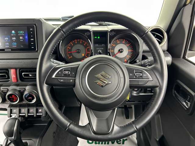 スズキ ジムニー XC 三重県 2020(令2)年 3.3万km シフォンアイボリーM /禁煙車//社外ナビ//AM/FM/CD/DVD/Bluetooth/フルセグ/USB/iPod/SD//レーダークルーズコントロール//衝突軽減ブレーキ//レーンキープ//プッシュスタート//スマートキー//オートライト//前席シートヒーター//純正16インチAW