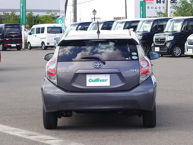 トヨタ アクア S 山形県 2014(平26)年 1万km グレーメタリック 純正SDナビ/　　【CD BT ワンセグ AUX AM/FM】/バックカメラ/オートライト/アイドリングストップ/ステアリングスイッチ/電動格納ウィンカーミラー/フロアマット/ドアバイザ―/AAC/スマートキー×2/ETC