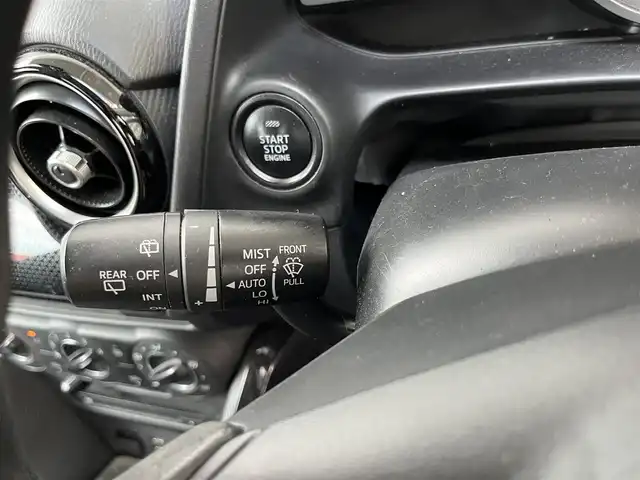 マツダ デミオ 15S 高知県 2018(平30)年 11.6万km ラディアントエボニーマイカ 純正ナビ/　Bluetooth/フルセグ/　CD/DVD/AM/FM/バックカメラ/ドライブレコーダー/ビルトインETC/6速MT/プッシュスタート/スマートキー/スペアキー/アイドリングストップ/純正フロアマット/衝突被害軽減システム/横滑り防止装置/レーンキープアシスト/オートライト/保証書/記録簿/取扱説明書/盗難防止装置