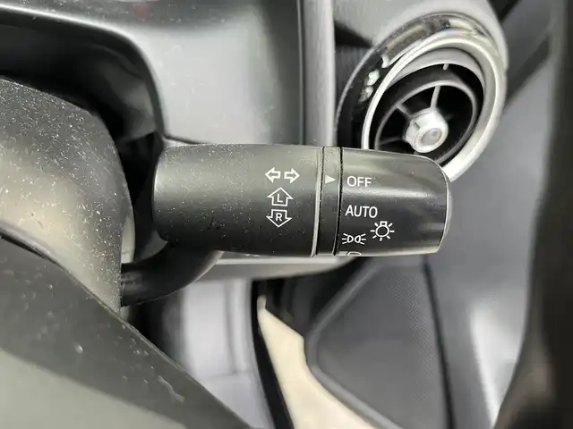 マツダ デミオ 15S 高知県 2018(平30)年 11.6万km ラディアントエボニーマイカ 純正ナビ/　Bluetooth/フルセグ/　CD/DVD/AM/FM/バックカメラ/ドライブレコーダー/ビルトインETC/6速MT/プッシュスタート/スマートキー/スペアキー/アイドリングストップ/純正フロアマット/衝突被害軽減システム/横滑り防止装置/レーンキープアシスト/オートライト/保証書/記録簿/取扱説明書/盗難防止装置