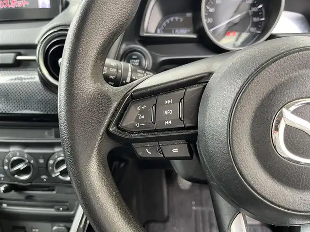 マツダ デミオ 15S 高知県 2018(平30)年 11.6万km ラディアントエボニーマイカ 純正ナビ/　Bluetooth/フルセグ/　CD/DVD/AM/FM/バックカメラ/ドライブレコーダー/ビルトインETC/6速MT/プッシュスタート/スマートキー/スペアキー/アイドリングストップ/純正フロアマット/衝突被害軽減システム/横滑り防止装置/レーンキープアシスト/オートライト/保証書/記録簿/取扱説明書/盗難防止装置
