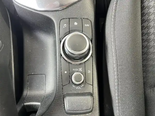 マツダ デミオ 15S 高知県 2018(平30)年 11.6万km ラディアントエボニーマイカ 純正ナビ/　Bluetooth/フルセグ/　CD/DVD/AM/FM/バックカメラ/ドライブレコーダー/ビルトインETC/6速MT/プッシュスタート/スマートキー/スペアキー/アイドリングストップ/純正フロアマット/衝突被害軽減システム/横滑り防止装置/レーンキープアシスト/オートライト/保証書/記録簿/取扱説明書/盗難防止装置
