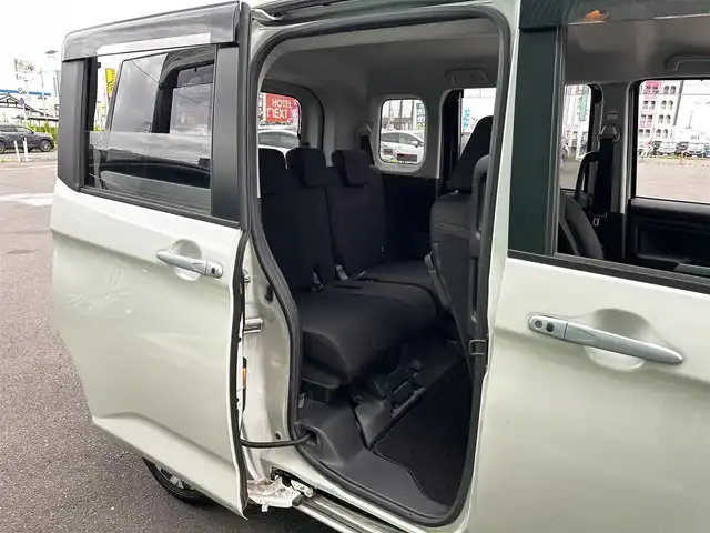 トヨタ ルーミー カスタムG－T 宮城県 2022(令4)年 3.7万km パールホワイトⅢ パノラミックビュー対応ナビレディパッケージ/・ステアリングスイッチ/・パノラミックビューモニター/コンフォートパッケージ/・シートヒーター/・シートバックテーブル/＝＝＝/スマートアシスト/・衝突警報機能/・衝突回避支援ブレーキ機能/・ブレーキ制御付誤発進抑制機能/・先行車発進お知らせ機能/・アダプティブドライビングビーム/・アダプティブクルーズコントロール/・ふらつき警報/・サイドビューランプ/・コーナーセンサー/・路側逸脱警報/・標識認識機能/純正9インチナビ（NSZT-Y68T）/・CD/DVD/・Bluetooth/フルセグTV/ビルトインETC2.0/ドライブレコーダー/両側電動スライドドア/革巻きステアリング/電動パーキングブレーキ/ブレーキホールド/LEDヘッドランプ/フォグランプ/オートライ/スマートキー＆プッシュスタート/電動格納ミラー/純正15インチAW/純正フロアマット/純正ドアバイザー/Wエアバッグ
