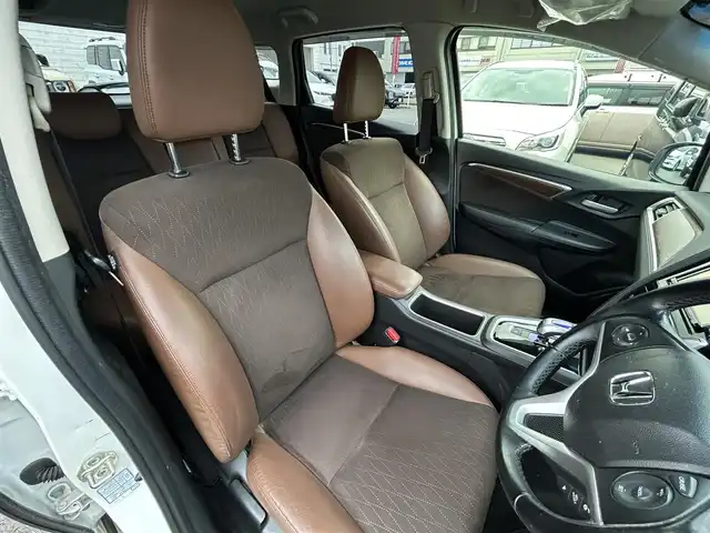 ホンダ シャトル ハイブリッド Z スタイルエディション 群馬県 2016(平28)年 9.3万km ホワイトオーキッドパール あんしんパッケージ/コンフォートビューパッケージ/ルーフレール/社外SDナビ/CD・DVD・SD/Bluetooth・フルセグTV/バックカメラ/ドライブレコーダー/ビルトインETC/エンジンスターター/パドルシフト/クルーズコントロール/横滑り防止装置/衝突軽減ブレーキ/スマートキー×2