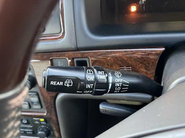 トヨタ マークⅡ グランデ Four レガリア 道東・釧路十勝 2000(平12)年 6.9万km ホワイトパールマイカ グレード：グランデＦＯＵＲレガリアＧエディション/4WD/純正オーディオ　/(AM/FM/ＣＤ再生)　/前後ドライブレコーダー/運転席パワーシート　/リモコンキー　/純正ＨＩＤヘッドライト　/純正１５インチアルミホイール　/純正フロアマット/スタッドレスタイヤ積み込み/・195/65/R15/・溝3ミリ