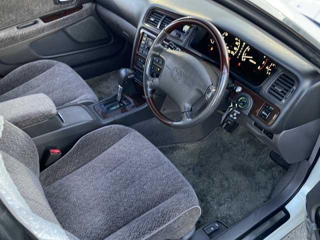 トヨタ マークⅡ グランデ Four レガリア 道東・釧路十勝 2000(平12)年 6.9万km ホワイトパールマイカ グレード：グランデＦＯＵＲレガリアＧエディション/4WD/純正オーディオ　/(AM/FM/ＣＤ再生)　/前後ドライブレコーダー/運転席パワーシート　/リモコンキー　/純正ＨＩＤヘッドライト　/純正１５インチアルミホイール　/純正フロアマット/スタッドレスタイヤ積み込み/・195/65/R15/・溝3ミリ