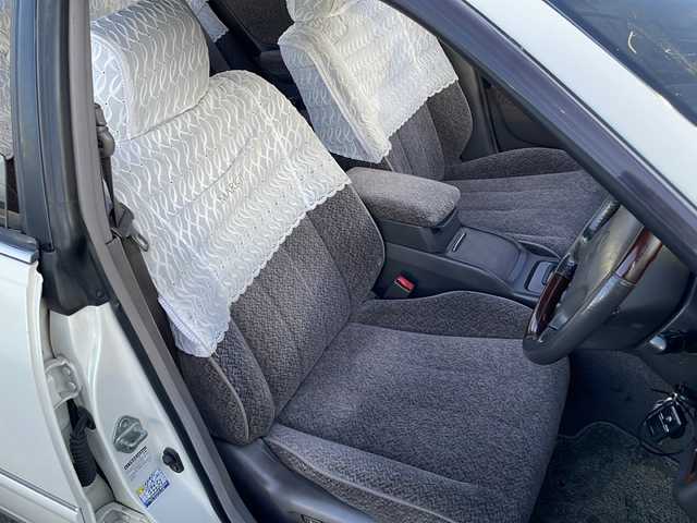 トヨタ マークⅡ グランデ Four レガリア 道東・釧路十勝 2000(平12)年 6.9万km ホワイトパールマイカ グレード：グランデＦＯＵＲレガリアＧエディション/4WD/純正オーディオ　/(AM/FM/ＣＤ再生)　/前後ドライブレコーダー/運転席パワーシート　/リモコンキー　/純正ＨＩＤヘッドライト　/純正１５インチアルミホイール　/純正フロアマット/スタッドレスタイヤ積み込み/・195/65/R15/・溝3ミリ