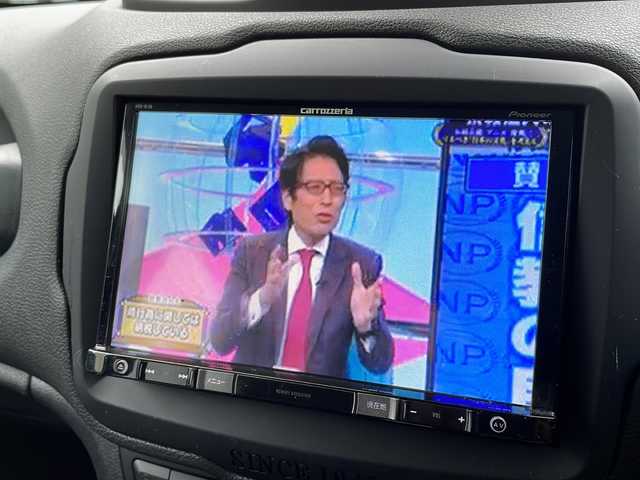 クライスラー・ジープ ジープ レネゲード リミテッド 大阪府 2016(平28)年 7.2万km 青 社外SDナビ/・DVD/CD/FM/AM/Bluetooth/・フルセグテレビ/ETC/前後ドライブレコーダー/バックカメラ/衝突軽減ブレーキ/レーンキープアシスト/クルーズコントロール/盗難防止装置/革巻きステアリング/ステアリングリモコン/ハンドルヒーター/ドアバイザー/パワーシート（D席+N席）/シートヒーター（D席+N席）/黒色レザーシート/ブラインドスポットモニター/電動パーキングブレーキ/電動格納ミラー/ルーフレール/前後コーナーセンサー/LEDヘッドライト/フォグランプ/オートライト/オートエアコン/スマートキー/プッシュスタート/12V電源/USBジャック/純正17インチアルミホイール/純正フロアマット/ナビ取扱説明書/保証書