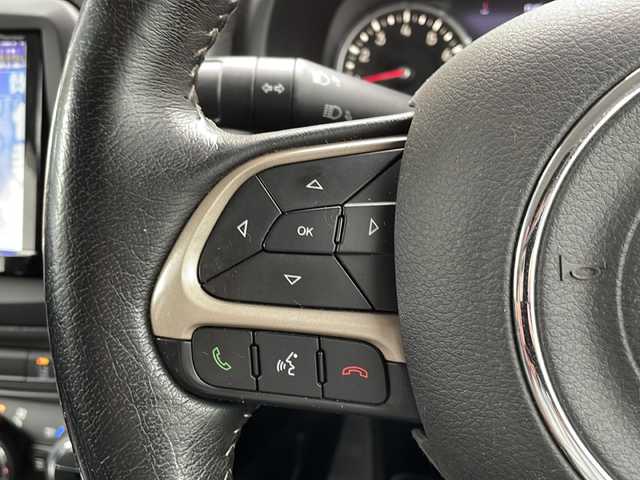 クライスラー・ジープ ジープ レネゲード リミテッド 大阪府 2016(平28)年 7.2万km 青 社外SDナビ/・DVD/CD/FM/AM/Bluetooth/・フルセグテレビ/ETC/前後ドライブレコーダー/バックカメラ/衝突軽減ブレーキ/レーンキープアシスト/クルーズコントロール/盗難防止装置/革巻きステアリング/ステアリングリモコン/ハンドルヒーター/ドアバイザー/パワーシート（D席+N席）/シートヒーター（D席+N席）/黒色レザーシート/ブラインドスポットモニター/電動パーキングブレーキ/電動格納ミラー/ルーフレール/前後コーナーセンサー/LEDヘッドライト/フォグランプ/オートライト/オートエアコン/スマートキー/プッシュスタート/12V電源/USBジャック/純正17インチアルミホイール/純正フロアマット/ナビ取扱説明書/保証書