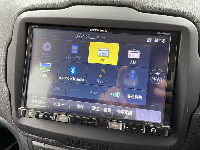 クライスラー・ジープ ジープ レネゲード リミテッド 大阪府 2016(平28)年 7.2万km 青 社外SDナビ/・DVD/CD/FM/AM/Bluetooth/・フルセグテレビ/ETC/前後ドライブレコーダー/バックカメラ/衝突軽減ブレーキ/レーンキープアシスト/クルーズコントロール/盗難防止装置/革巻きステアリング/ステアリングリモコン/ハンドルヒーター/ドアバイザー/パワーシート（D席+N席）/シートヒーター（D席+N席）/黒色レザーシート/ブラインドスポットモニター/電動パーキングブレーキ/電動格納ミラー/ルーフレール/前後コーナーセンサー/LEDヘッドライト/フォグランプ/オートライト/オートエアコン/スマートキー/プッシュスタート/12V電源/USBジャック/純正17インチアルミホイール/純正フロアマット/ナビ取扱説明書/保証書