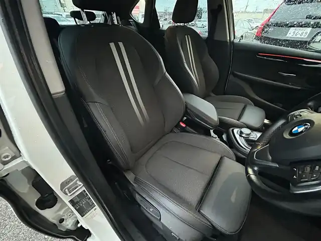 ＢＭＷ ２１８ｄ 石川県 2019(令1)年 4.6万km 白 純正HDDナビ/　Bluetooth・AM/FM・CD・DVD・USB/バックカメラ/ETC/ドライブレコーダー/クルーズコントロール/シートヒーター（D+N席）/パワーバックドア/アンチロック・ブレーキ・システム/衝突被害軽減システム/横滑り防止装置/前後コーナーセンサー/盗難防止装置/パーキングアシスト/アイドリングストップ/エアバッグ（W+サイド）/カーテンエアバッグ/純正アルミホイール/MTモード付AT/スマートキー