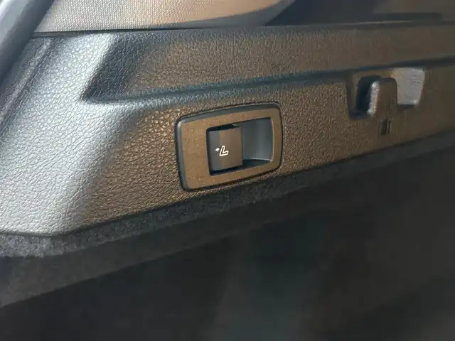 ＢＭＷ ２１８ｄ 石川県 2019(令1)年 4.6万km 白 純正HDDナビ/　Bluetooth・AM/FM・CD・DVD・USB/バックカメラ/ETC/ドライブレコーダー/クルーズコントロール/シートヒーター（D+N席）/パワーバックドア/アンチロック・ブレーキ・システム/衝突被害軽減システム/横滑り防止装置/前後コーナーセンサー/盗難防止装置/パーキングアシスト/アイドリングストップ/エアバッグ（W+サイド）/カーテンエアバッグ/純正アルミホイール/MTモード付AT/スマートキー