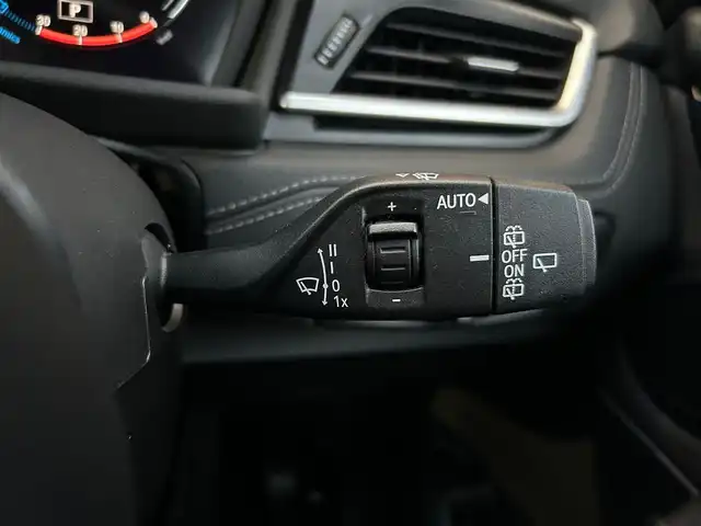ＢＭＷ ２１８ｄ 石川県 2019(令1)年 4.6万km 白 純正HDDナビ/　Bluetooth・AM/FM・CD・DVD・USB/バックカメラ/ETC/ドライブレコーダー/クルーズコントロール/シートヒーター（D+N席）/パワーバックドア/アンチロック・ブレーキ・システム/衝突被害軽減システム/横滑り防止装置/前後コーナーセンサー/盗難防止装置/パーキングアシスト/アイドリングストップ/エアバッグ（W+サイド）/カーテンエアバッグ/純正アルミホイール/MTモード付AT/スマートキー