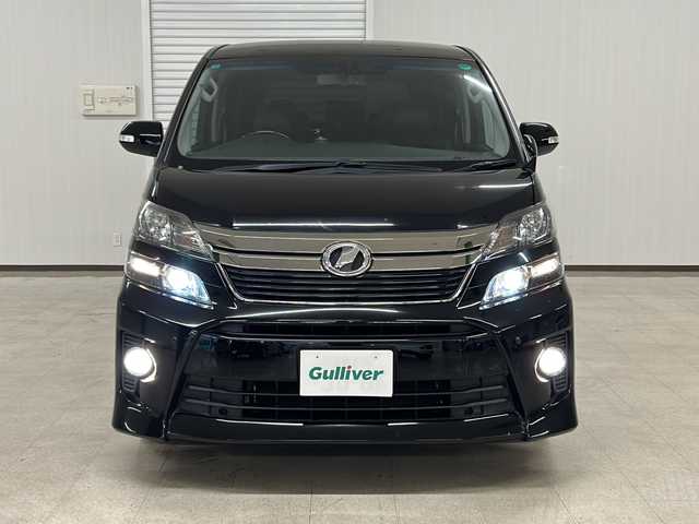 トヨタ ヴェルファイア 2．4Z ゴールデンアイズ 熊本県 2013(平25)年 8.4万km ブラック アルパインＳＤナビ/(フルセグTV/Bluetooth/CD・DVD/ラジオ)/アルパインフリップダウンモニター/ETC/バックカメラ/両側パワースライドドア/パワーバックドア/クルーズコントロール/前後コーナーセンサー/オートライト/フォグランプ/純正フロアマット/純正18インチAW/ドアバイザー/スマートキー/スペアキー