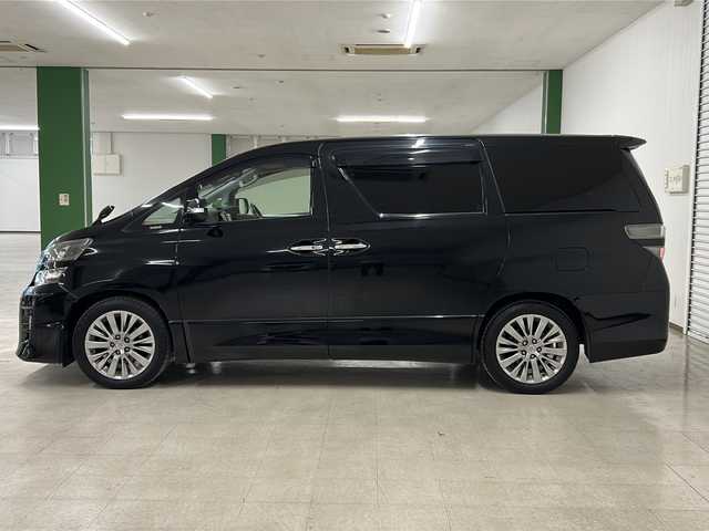 トヨタ ヴェルファイア 2．4Z ゴールデンアイズ 熊本県 2013(平25)年 8.4万km ブラック アルパインＳＤナビ/(フルセグTV/Bluetooth/CD・DVD/ラジオ)/アルパインフリップダウンモニター/ETC/バックカメラ/両側パワースライドドア/パワーバックドア/クルーズコントロール/前後コーナーセンサー/オートライト/フォグランプ/純正フロアマット/純正18インチAW/ドアバイザー/スマートキー/スペアキー