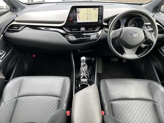 トヨタ Ｃ－ＨＲ G 新潟県 2019(令1)年 4.5万km メタルストリームM 衝突軽減/トヨタ純正8型ディスプレーオーディオナビ/(AM/FM/BT)/バックカメラ/ETC/追従クルーズコントロール/BSM/コーナーセンサー/レザーシート/シートヒーター/革巻きステアリング/ステアリングスイッチ/AUTOハイビーム/AUTOライト/LEDヘッドライト/フォグランプ/横滑り防止/プッシュスタート/スマートキー