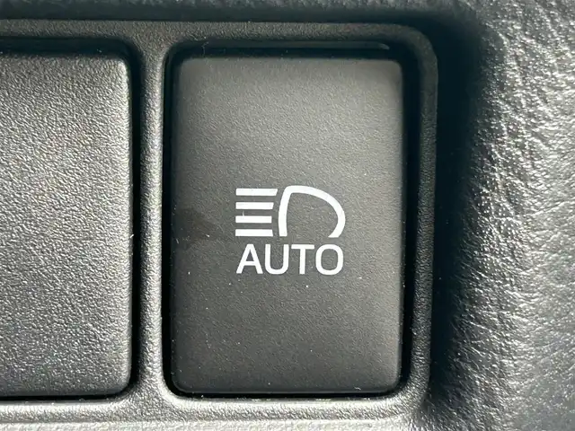 トヨタ Ｃ－ＨＲ G 新潟県 2019(令1)年 4.5万km メタルストリームM 衝突軽減/トヨタ純正8型ディスプレーオーディオナビ/(AM/FM/BT)/バックカメラ/ETC/追従クルーズコントロール/BSM/コーナーセンサー/レザーシート/シートヒーター/革巻きステアリング/ステアリングスイッチ/AUTOハイビーム/AUTOライト/LEDヘッドライト/フォグランプ/横滑り防止/プッシュスタート/スマートキー