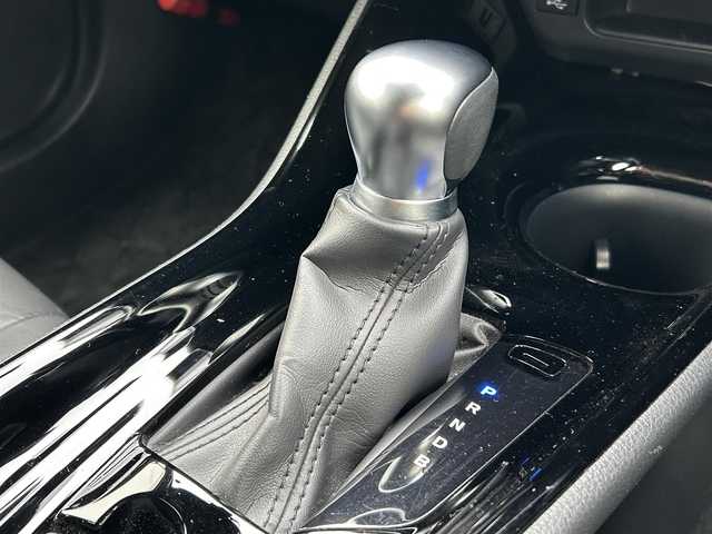 トヨタ Ｃ－ＨＲ G 新潟県 2019(令1)年 4.5万km メタルストリームM 衝突軽減/トヨタ純正8型ディスプレーオーディオナビ/(AM/FM/BT)/バックカメラ/ETC/追従クルーズコントロール/BSM/コーナーセンサー/レザーシート/シートヒーター/革巻きステアリング/ステアリングスイッチ/AUTOハイビーム/AUTOライト/LEDヘッドライト/フォグランプ/横滑り防止/プッシュスタート/スマートキー