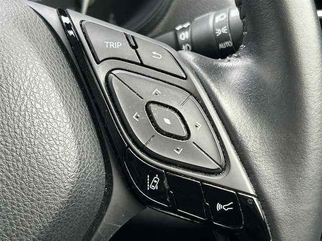 トヨタ Ｃ－ＨＲ G 新潟県 2019(令1)年 4.5万km メタルストリームM 衝突軽減/トヨタ純正8型ディスプレーオーディオナビ/(AM/FM/BT)/バックカメラ/ETC/追従クルーズコントロール/BSM/コーナーセンサー/レザーシート/シートヒーター/革巻きステアリング/ステアリングスイッチ/AUTOハイビーム/AUTOライト/LEDヘッドライト/フォグランプ/横滑り防止/プッシュスタート/スマートキー