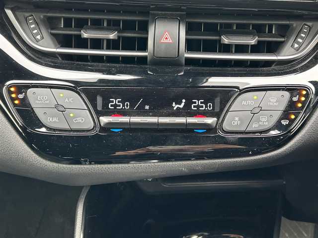 トヨタ Ｃ－ＨＲ G 新潟県 2019(令1)年 4.5万km メタルストリームM 衝突軽減/トヨタ純正8型ディスプレーオーディオナビ/(AM/FM/BT)/バックカメラ/ETC/追従クルーズコントロール/BSM/コーナーセンサー/レザーシート/シートヒーター/革巻きステアリング/ステアリングスイッチ/AUTOハイビーム/AUTOライト/LEDヘッドライト/フォグランプ/横滑り防止/プッシュスタート/スマートキー