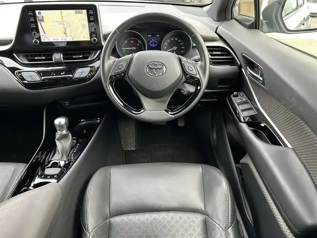 トヨタ Ｃ－ＨＲ G 新潟県 2019(令1)年 4.5万km メタルストリームM 衝突軽減/トヨタ純正8型ディスプレーオーディオナビ/(AM/FM/BT)/バックカメラ/ETC/追従クルーズコントロール/BSM/コーナーセンサー/レザーシート/シートヒーター/革巻きステアリング/ステアリングスイッチ/AUTOハイビーム/AUTOライト/LEDヘッドライト/フォグランプ/横滑り防止/プッシュスタート/スマートキー