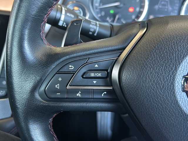 日産 スカイライン 400R 静岡県 2020(令2)年 4.2万km スーパーブラック 純正ナビ/・AM/FM/・フルセグTV/・USB/・CD/DVD/・AUX/・Bluetooth/主要装備/・アラウンドビューモニター/・運転席＋助手席パワーシート/・ＬＥＤヘッドライト/・ビルトインＥＴＣ/・パドルシフト/・エマージェンシーブレーキ/・サイドカーテンエアバッグ/・赤キャリパー/・オートライト/・フォグランプ/・インテリジェントクルーズコントロール/・電動チルト＆テレスコピックステアリング/・レザーシート/・純正19インチアルミホイール