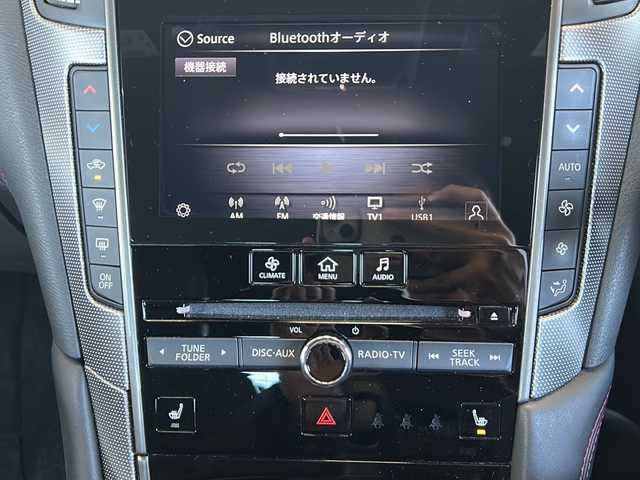 日産 スカイライン 400R 静岡県 2020(令2)年 4.2万km スーパーブラック 純正ナビ/・AM/FM/・フルセグTV/・USB/・CD/DVD/・AUX/・Bluetooth/主要装備/・アラウンドビューモニター/・運転席＋助手席パワーシート/・ＬＥＤヘッドライト/・ビルトインＥＴＣ/・パドルシフト/・エマージェンシーブレーキ/・サイドカーテンエアバッグ/・赤キャリパー/・オートライト/・フォグランプ/・インテリジェントクルーズコントロール/・電動チルト＆テレスコピックステアリング/・レザーシート/・純正19インチアルミホイール