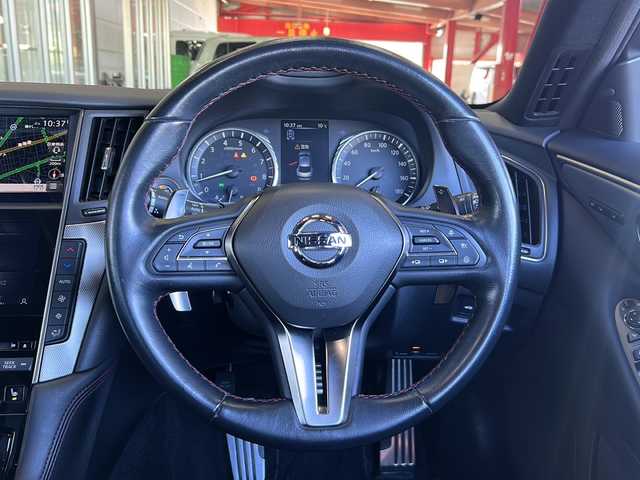 日産 スカイライン 400R 静岡県 2020(令2)年 4.2万km スーパーブラック 純正ナビ/・AM/FM/・フルセグTV/・USB/・CD/DVD/・AUX/・Bluetooth/主要装備/・アラウンドビューモニター/・運転席＋助手席パワーシート/・ＬＥＤヘッドライト/・ビルトインＥＴＣ/・パドルシフト/・エマージェンシーブレーキ/・サイドカーテンエアバッグ/・赤キャリパー/・オートライト/・フォグランプ/・インテリジェントクルーズコントロール/・電動チルト＆テレスコピックステアリング/・レザーシート/・純正19インチアルミホイール