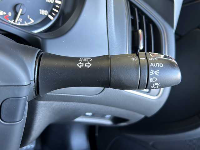 日産 スカイライン 400R 静岡県 2020(令2)年 4.2万km スーパーブラック 純正ナビ/・AM/FM/・フルセグTV/・USB/・CD/DVD/・AUX/・Bluetooth/主要装備/・アラウンドビューモニター/・運転席＋助手席パワーシート/・ＬＥＤヘッドライト/・ビルトインＥＴＣ/・パドルシフト/・エマージェンシーブレーキ/・サイドカーテンエアバッグ/・赤キャリパー/・オートライト/・フォグランプ/・インテリジェントクルーズコントロール/・電動チルト＆テレスコピックステアリング/・レザーシート/・純正19インチアルミホイール