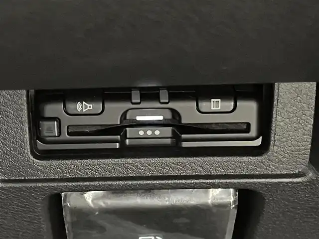 日産 オーラ G 群馬県 2024(令6)年 0.9万km バーガンディー 9インチ純正ナビ 禁煙車 アラウンドビューモニター デジタルインナーミラー シートヒーター ビルトインETC2.0 全方位ドライブレコーダー 純正アルミホイール ステアリングヒーター オートハイビーム